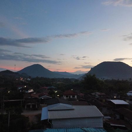 Positive Energy Homestay And Guide In Chiangkhan Chiang Khan Buitenkant foto