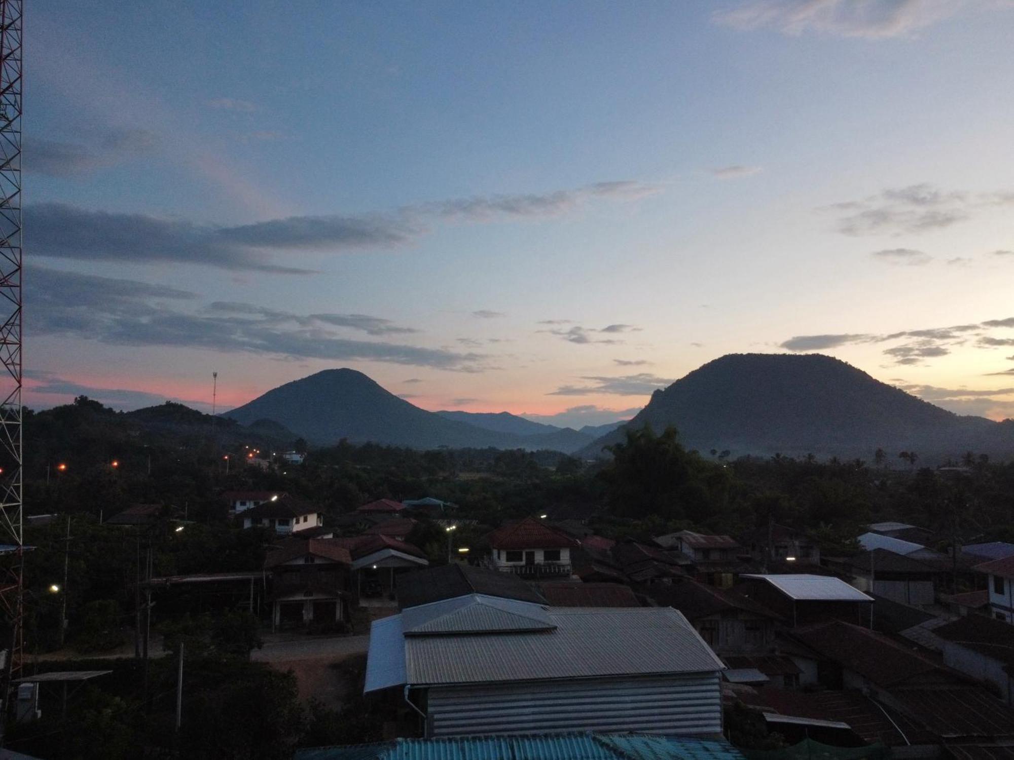 Positive Energy Homestay And Guide In Chiangkhan Chiang Khan Buitenkant foto